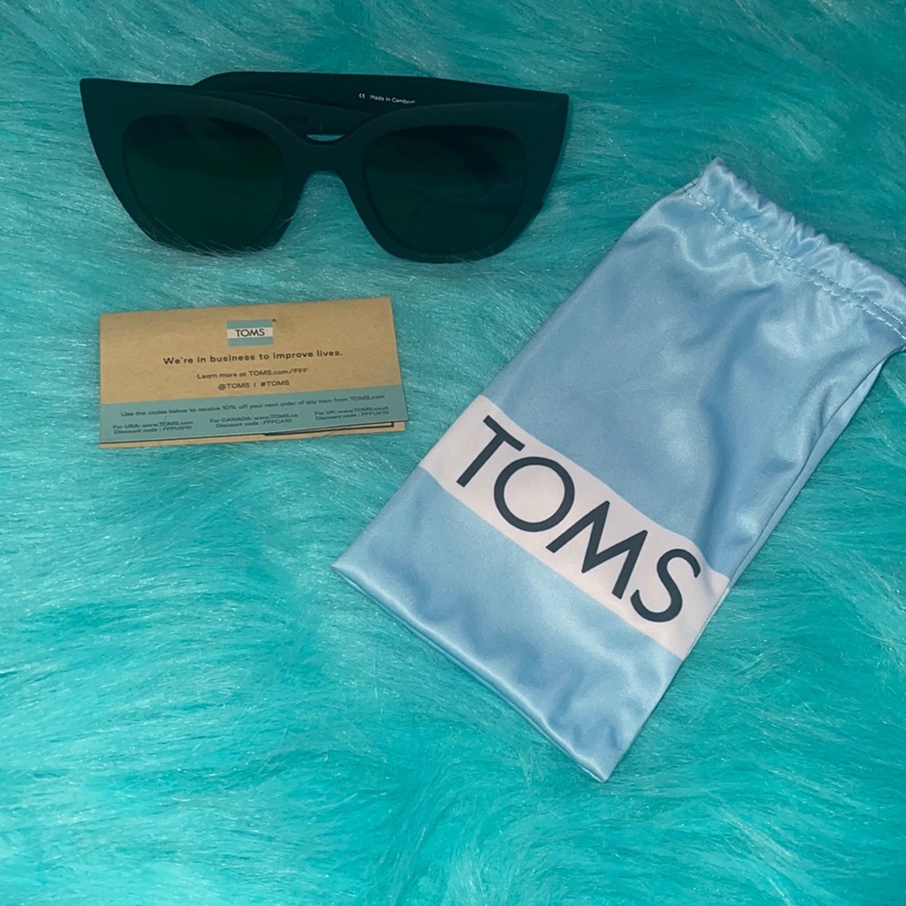 Tom’s sunglasses